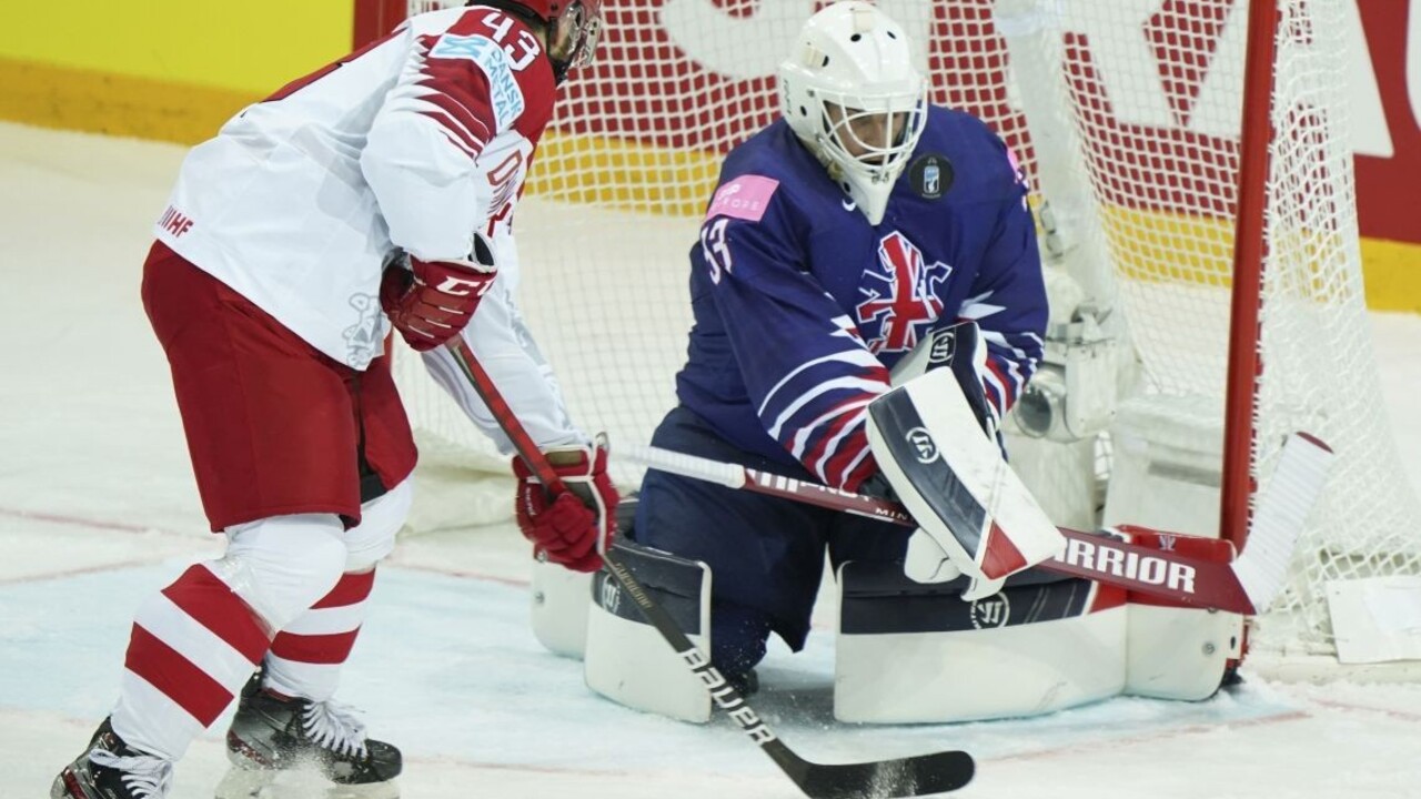 Favorizovaných Dánov nečakane potrápili Briti. O víťazovi rozhodlo až predĺženie