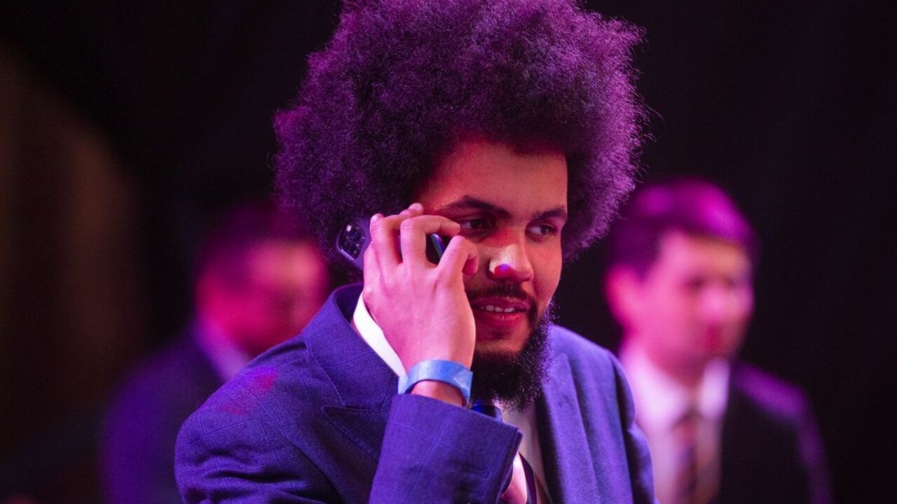 Český poslanec Feri bol obvinený zo sexuálneho násilia. Vzdáva sa mandátu