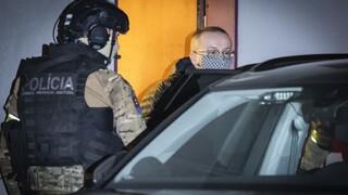 Schôdzu národnej rady prerušili, z väzby chcú priviesť Pčolinského