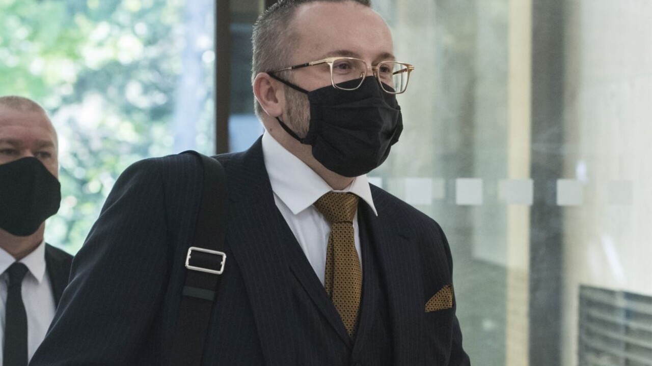 Som pripravený informovať parlament, odkázal z väzby Pčolinský