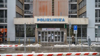 Nemocnice sa už blížia štandardnej obsadenosti, pacientov rýchlo ubúda