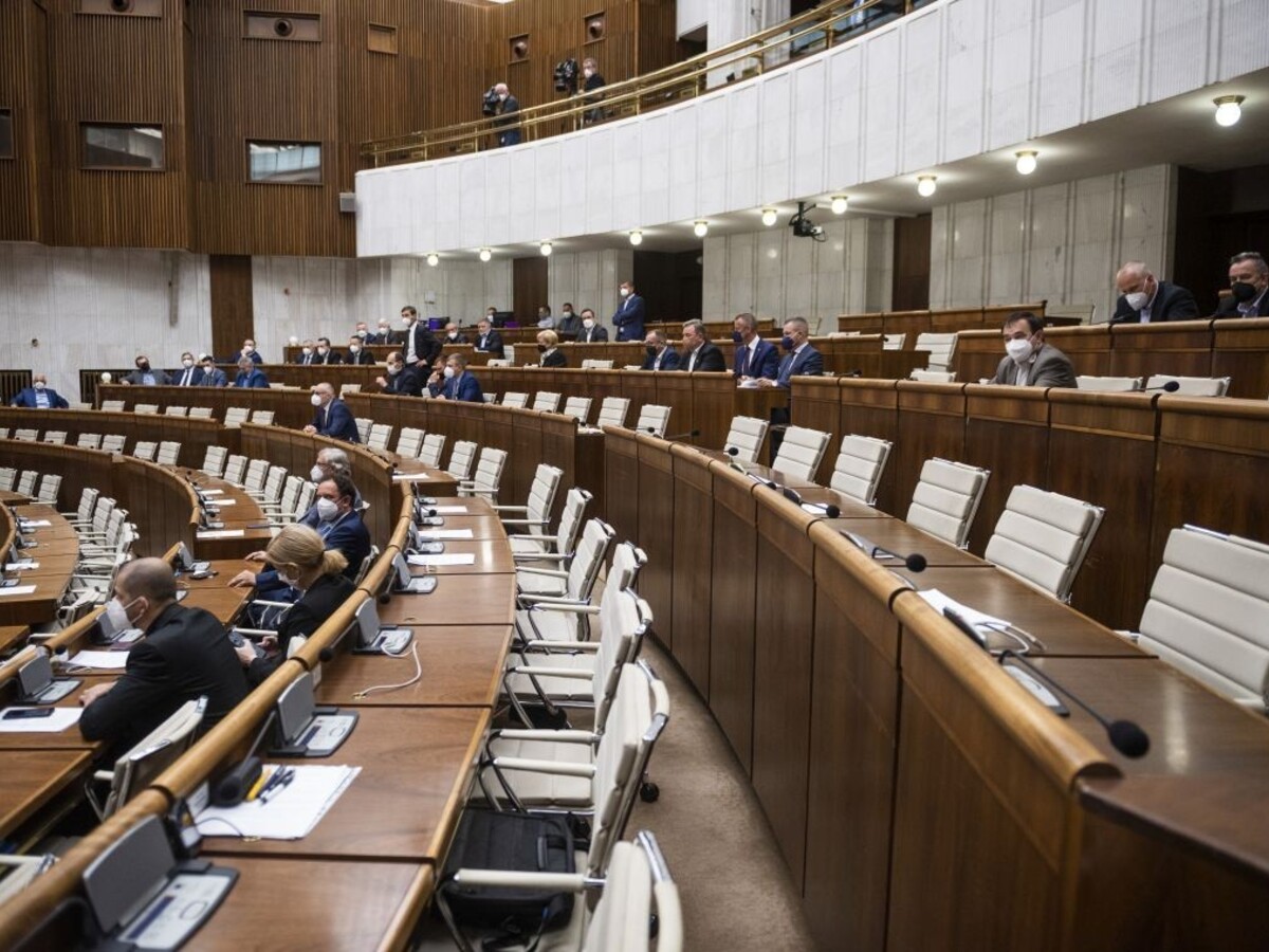 OĽANO: Závažné informácie z pléna sú výsledkom vlády Smeru