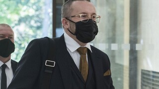 Bývalý šéf SIS Pčolinský ide na slobodu. Jeho obvinenia zrušili