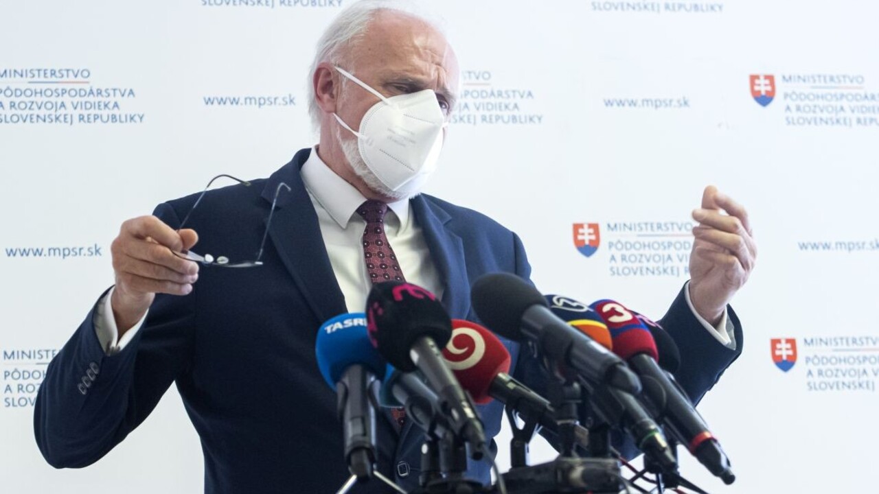 Mičovský dohodil synovi lukratívne miesto, tvrdí Hlas