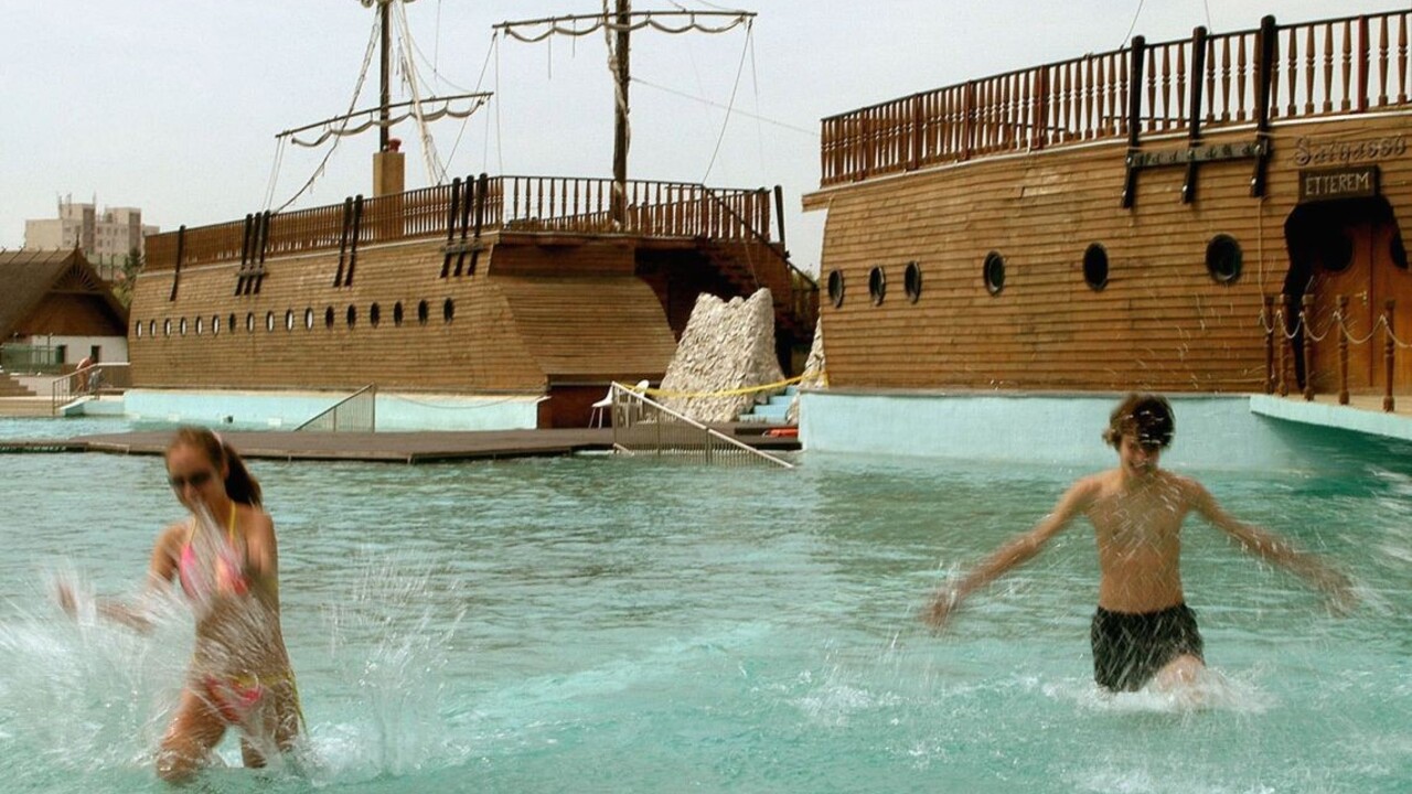 Ako to bude na maďarských kúpaliskách? Slováci ešte musia počkať