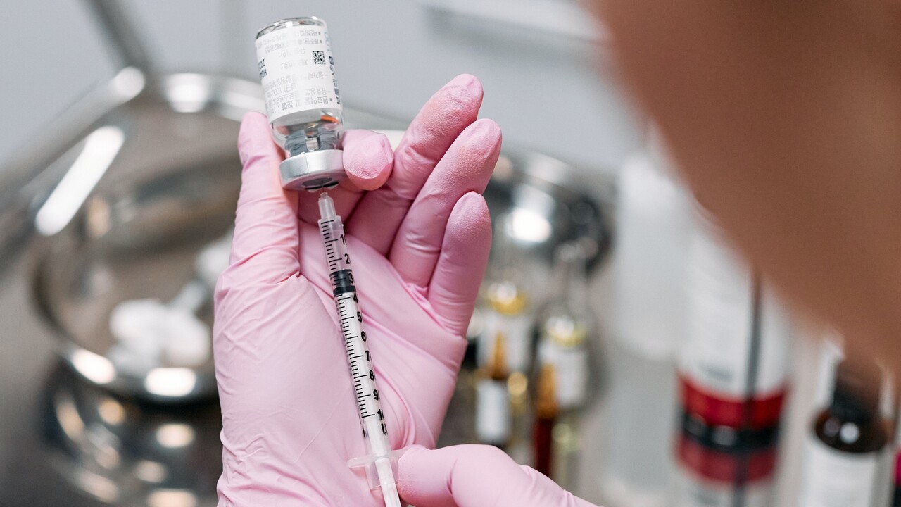 Keď vás konečne pichnú, neoslavujte alkoholom! Dajte si radšej slepačí vývar