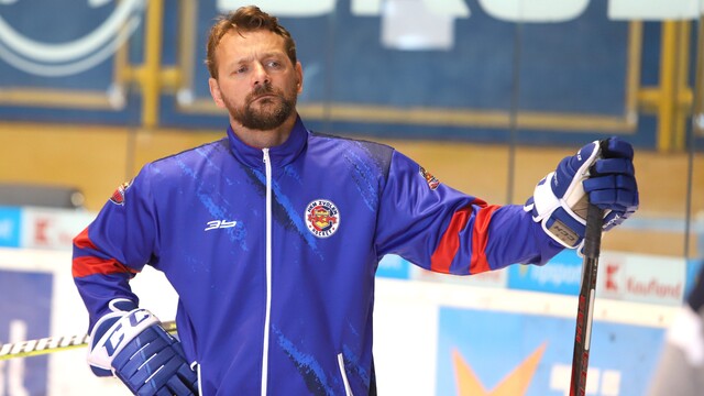 Novým trénerom slovenských hokejistov do 20 rokov sa stal Andrej Podkonický