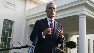 Čína nezdieľa naše hodnoty, vyhlásil šéf NATO po návšteve Bieleho domu