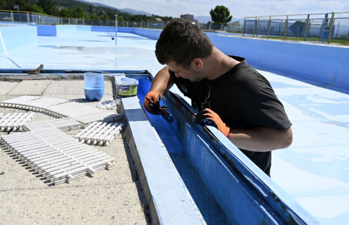 Príprava kúpaliska na letnú sezónu je v plnom prúde