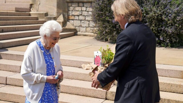 Na pamiatku zosnulého princa vysadili ružový ker.