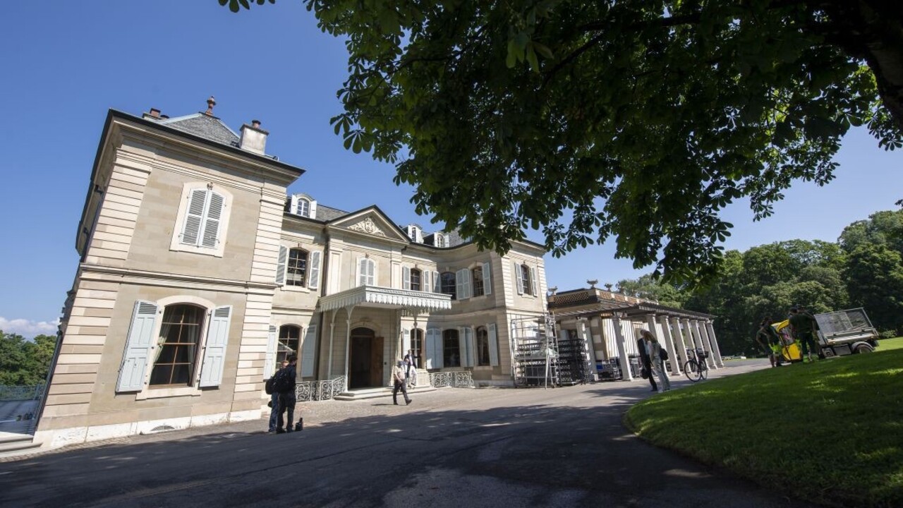 Nasadia tisíc vojakov. Summit Bidena s Putinom budú sprevádzať prísne opatrenia