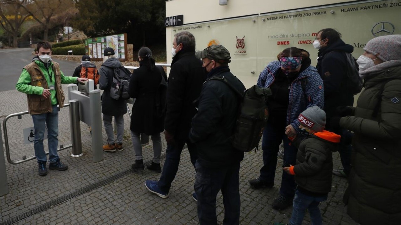 V Česku klesá počet nakazených. Kapacita na vonkajších akciách je už neobmedzená