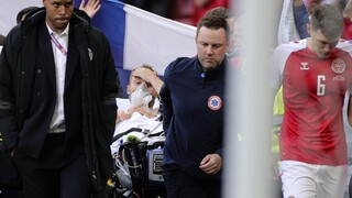 Eriksenov stav sa zlepšuje. Má dobrú náladu a vtipkuje, potvrdil jeho agent