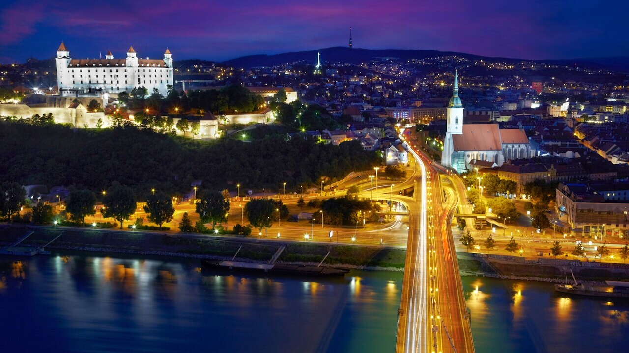 Podnikáte v malom meste či na vidieku, ale chcete mať sídlo firmy v Bratislave? Využite službu virtuálnej adresy