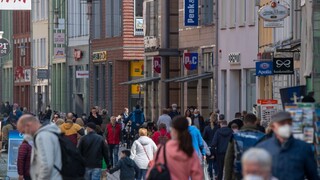 Svet sa musí pripraviť na dlhú pandémiu a budúce zdravotné krízy, tvrdí exšéf švédskej diplomacie