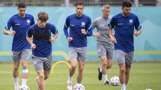 Slovenskí futbalisti majú chvíľu voľno, navštívili petrohradské múzeum