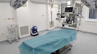 Fakultná nemocnica v Nových Zámkoch ruší od decembra plánované operácie