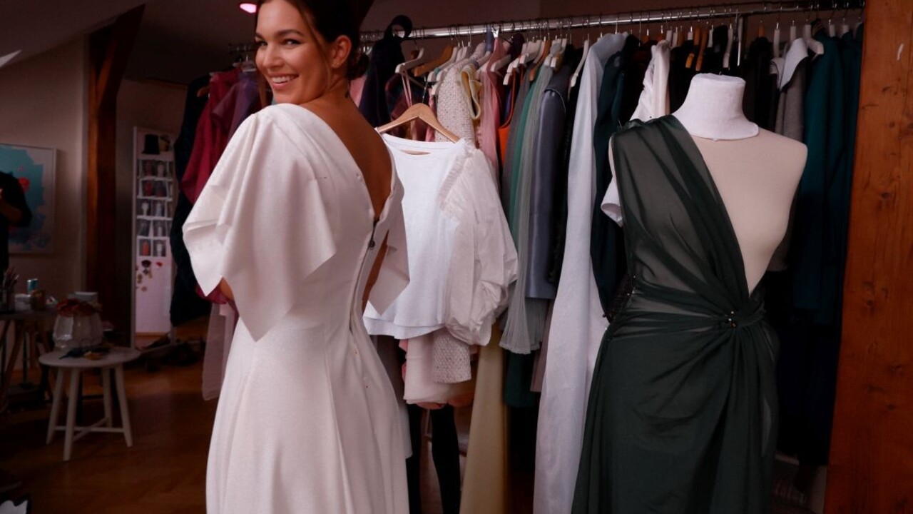 Snovú róbu pre riaditeľku Krištáľového krídla Katarínu Srkala navrhol Boris Hanečka