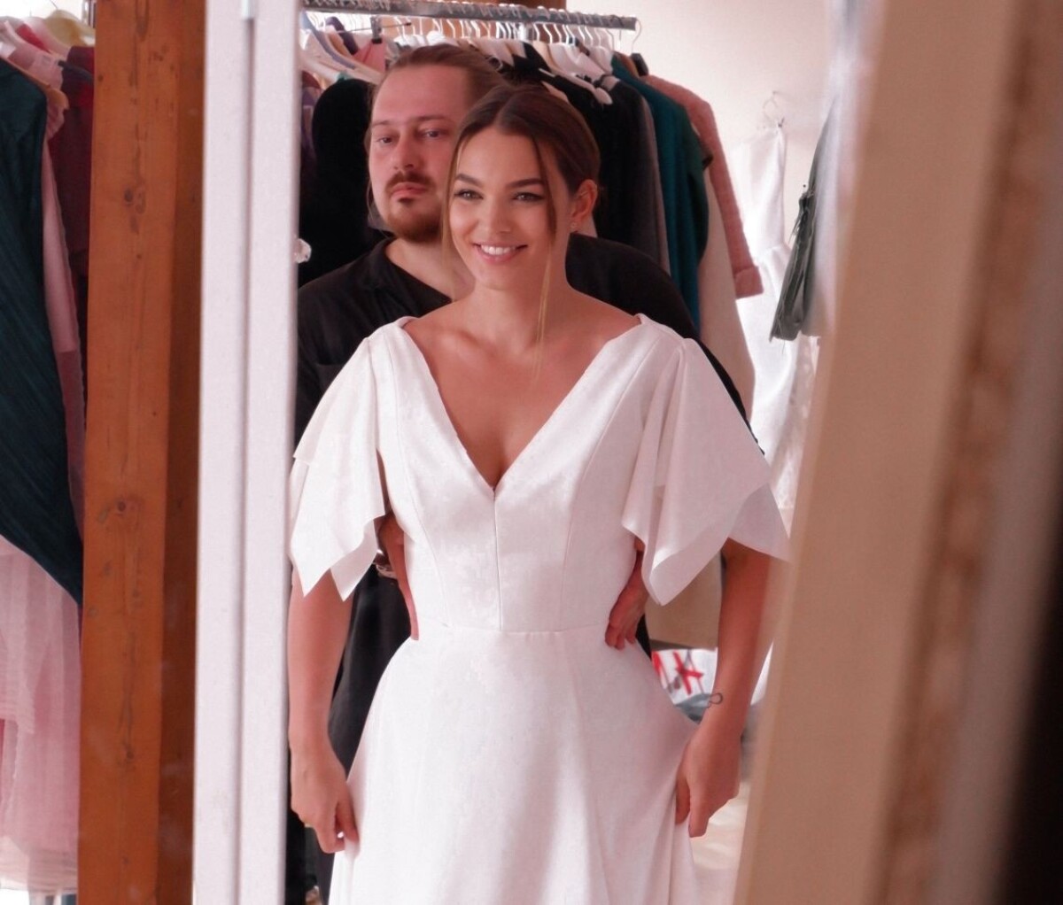 Katarína Srkala počas skúšky večernej róby na galavečer Krištáľové krídlo.