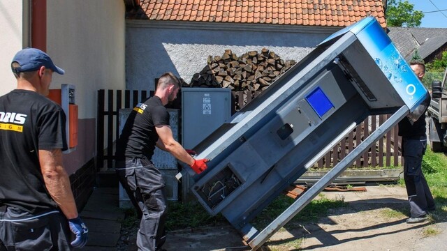 V Česku demontovali poslednú telefónnu búdku