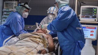 Rakúsko chce zdravotníkom vyjadriť uznanie za boj s covidom. Dostanú 500-eurový bonus