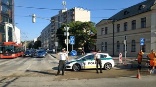 Legionárska ulica v Bratislave v smere od Krížnej po Račianske mýto je uzatvorená