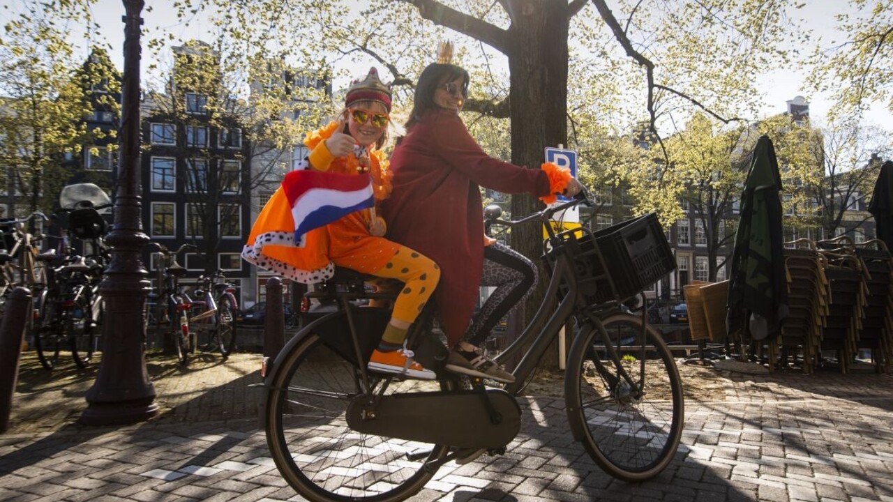Holandsko uvoľní väčšinu opatrení, zrušia i povinné nosenie rúšok