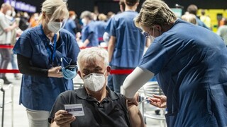 Česko mení pravidlá, po prekonaní nákazy sa ľudia hneď môžu hlásiť na očkovanie