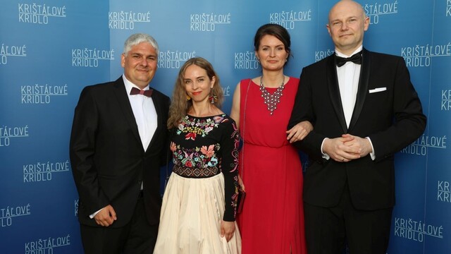 Pavol Čekan a Boris Klempa s manželkami.