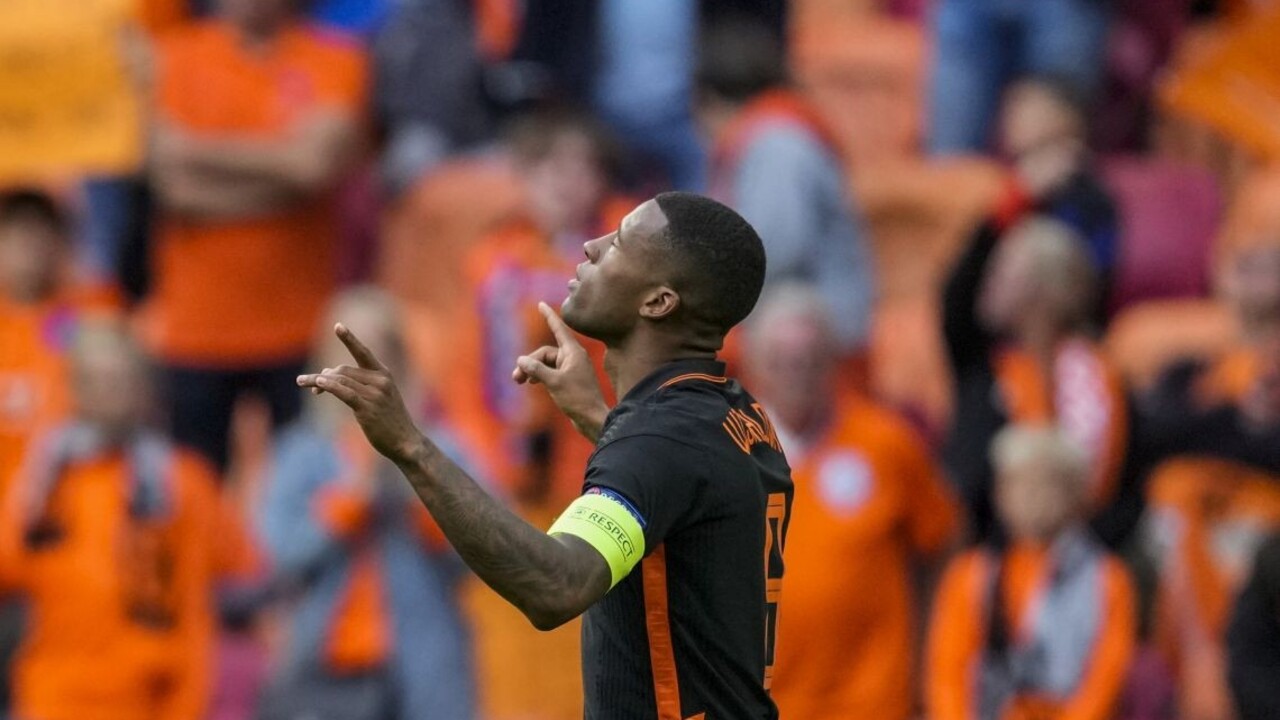 Holanďania idú do osemfinále bez straty bodu