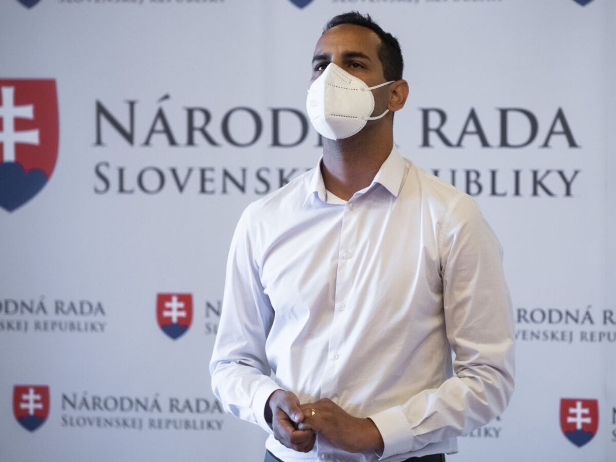 Ján Herák od pondelka nie je poslancom parlamentu