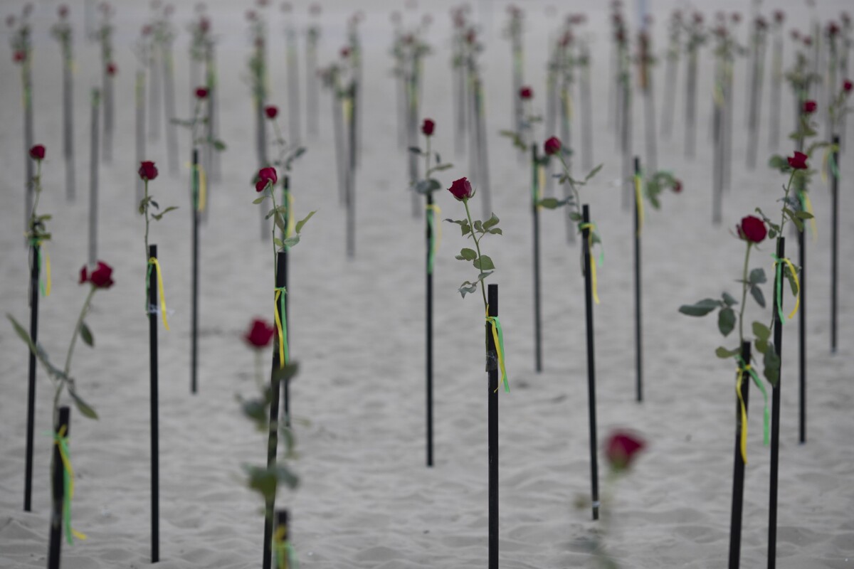 Ruže umiestnené na známej pláži Copacabana