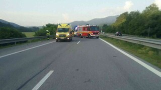Záchranári v Tatrách mali ťažkú noc. Nepriaznivé počasie komplikovalo dopravu