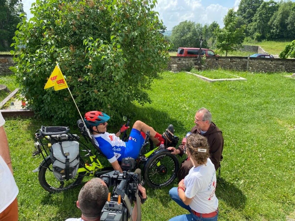 Ukončenie etapy v geografickom strede Európy.