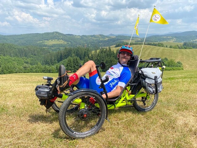Peťo Káčer zavítal do Banskej Bystrice. Charitatívna tour je už za polovicou