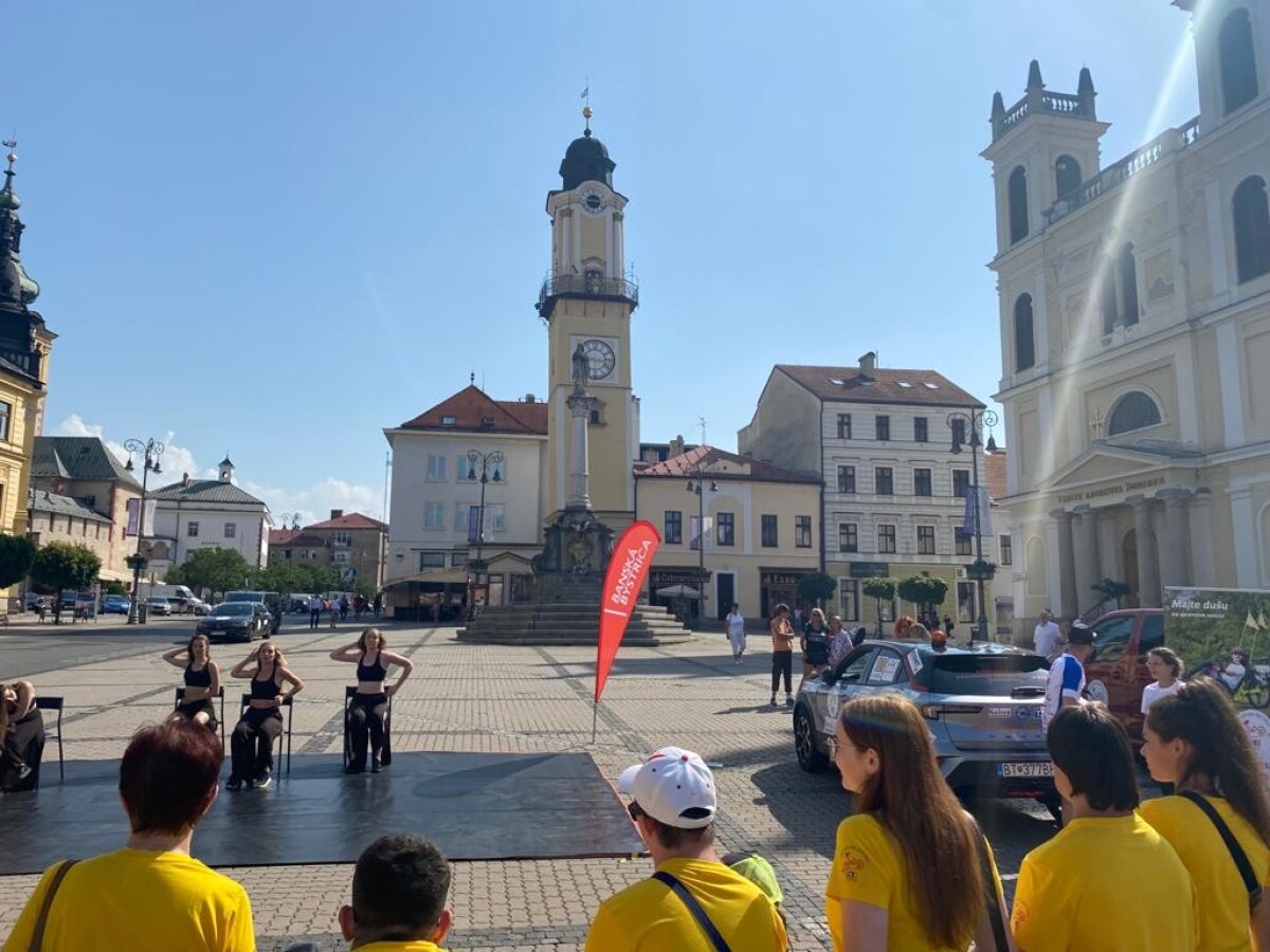 Štart 4. Etapy z Banskej Bystrice.