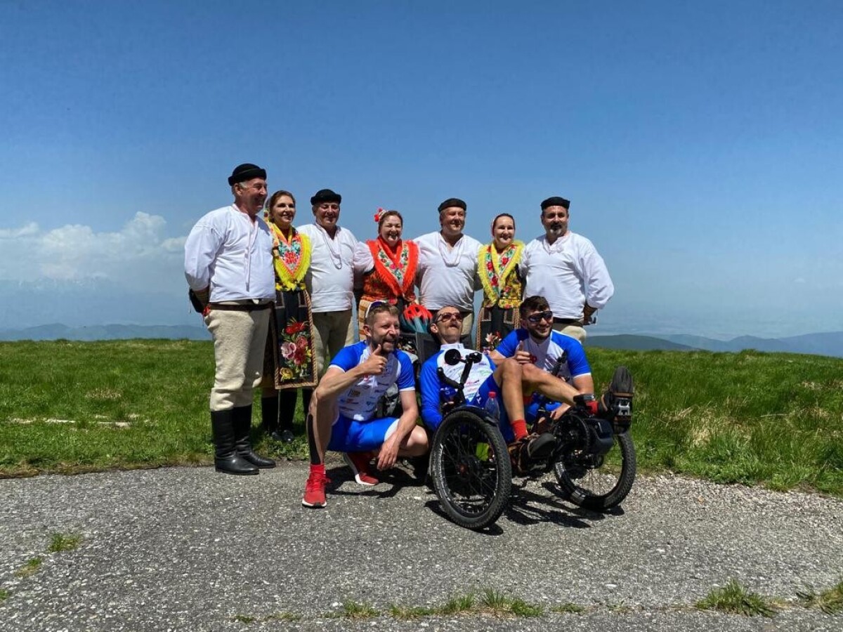 Vytúžený cieľ na Kráľovej Holi, kde čakal Peťa folklórny súbor Šumiačan.