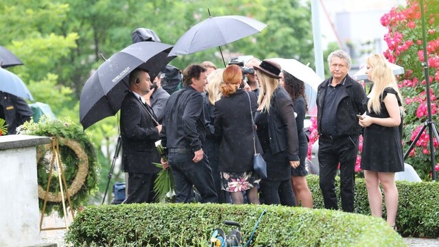 Pavel Trávniček na rozlúčke s Libušou Šafránkovou.