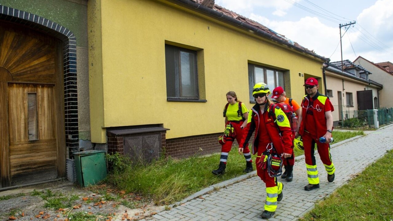Rakúsky záchranár popísal zdrvujúce scény zo zásahu po vyčíňaní tornáda na Morave