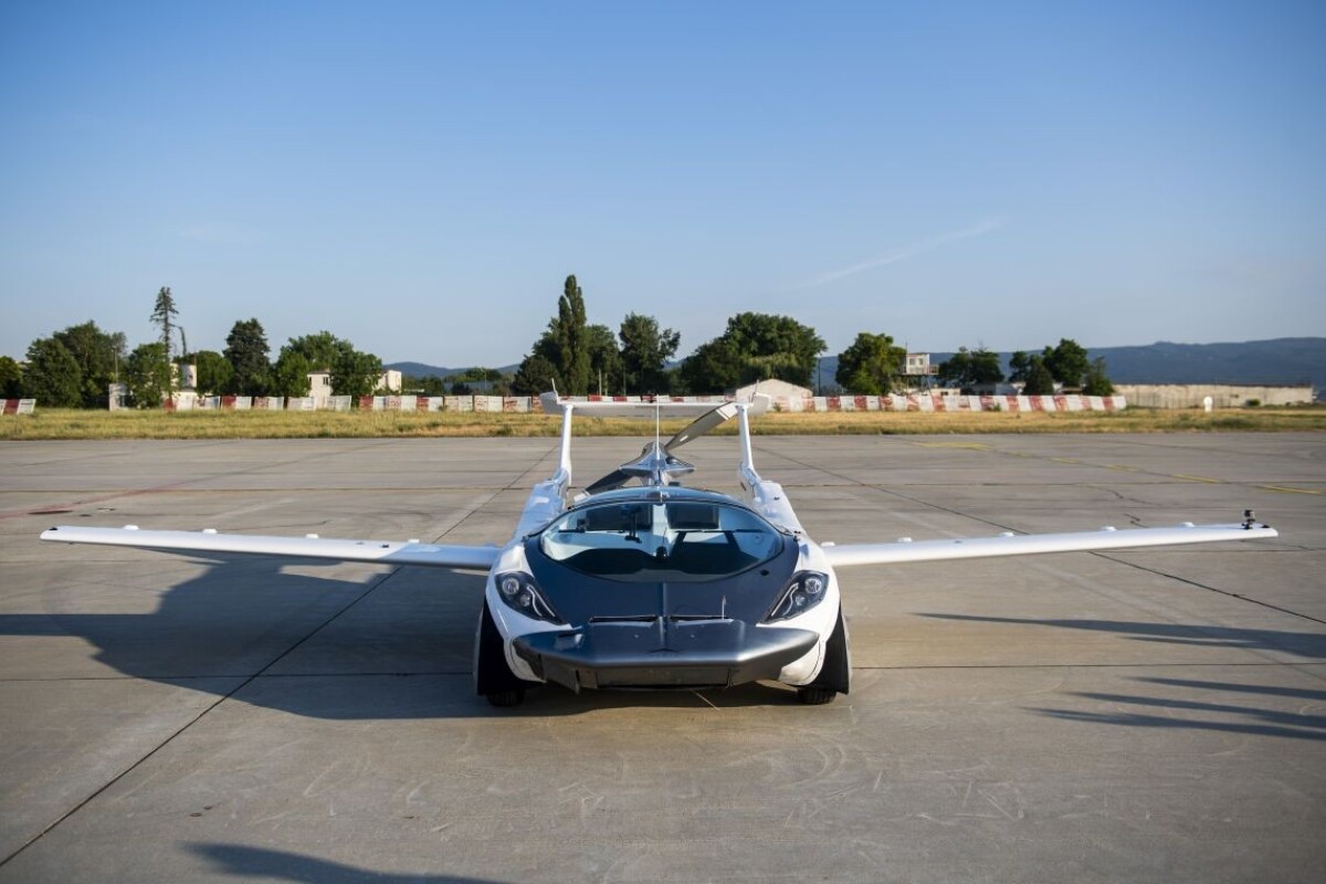 Svetová premiéra príletu lietajúceho auta Aircar.