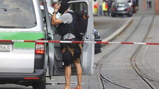 Z útoku vo Würzburgu je podozrivý Somálčan. Minister zatiaľ nepotvrdil, že by šlo o teroristický útok