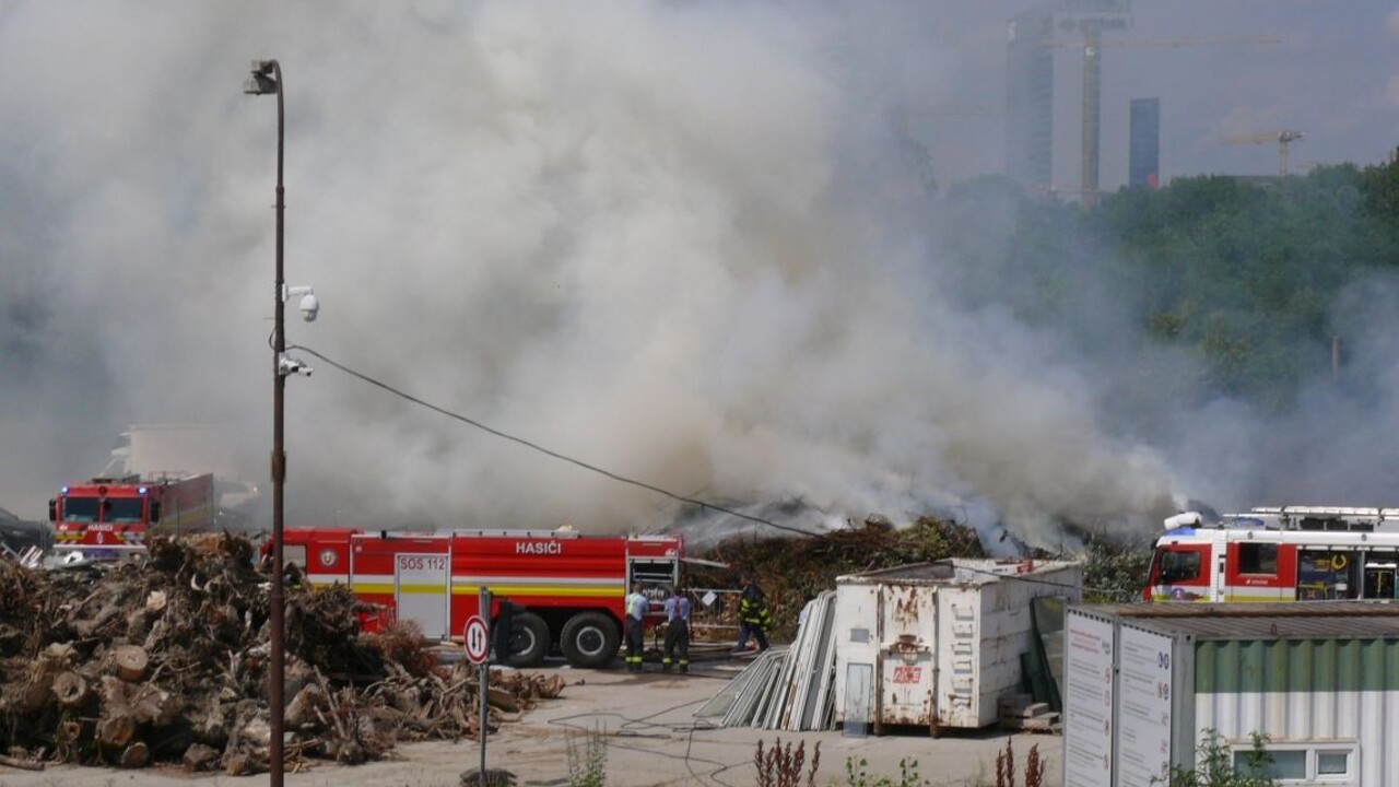 Požiar drvičky drevného odpadu