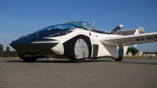 Lietajúce auto zvládlo let z Nitry