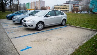 Bratislava spustí celomestskú parkovaciu politiku neskôr, termín presunuli na január