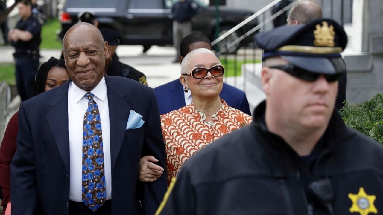 Billa Cosbyho po dvoch rokoch prepustili z väzenia. Najvyšší súd mu zrušil odsudzujúci verdikt