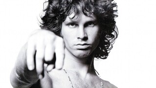 Chcel byť básnikom, stal sa rockovým šamanom. Jim Morrison umrel pred polstoročím