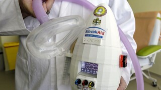 Traja slovenskí vedci vyvinuli mobilnú pľúcnu ventiláciu, vyrobí ju 3D tlač