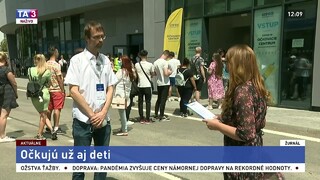 Preukaz poistenca a zákonný zástupca. Na štadióne očkujú už aj deti