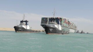 Súd povolil prepustenie lode, ktorá blokovala Suezský prieplav. Zadržiavaná bola mesiace