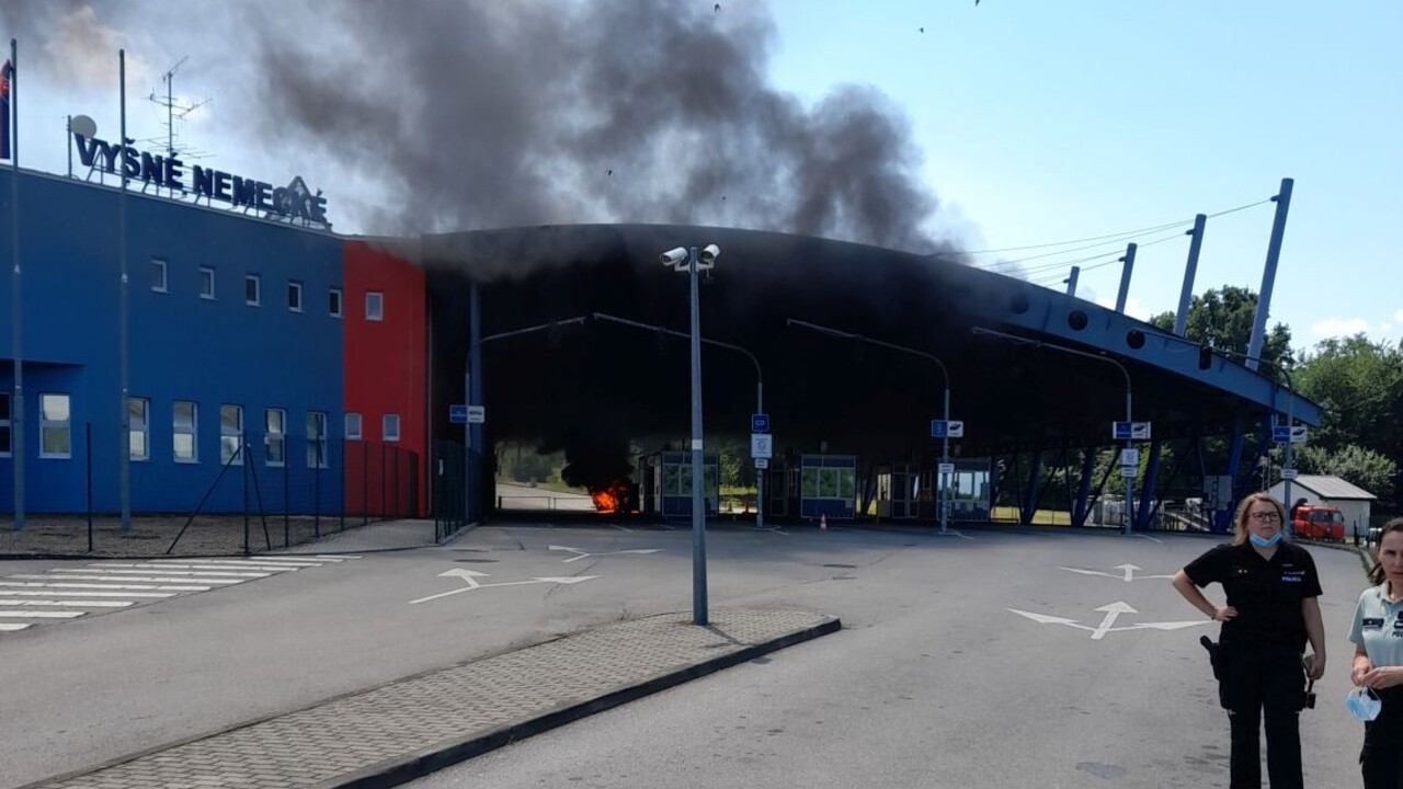 Ukrajinec na hranici vo Vyšnom Nemeckom podpálil auto a ušiel